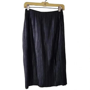 Dalia Black Pleated Midi skirt. Size Small